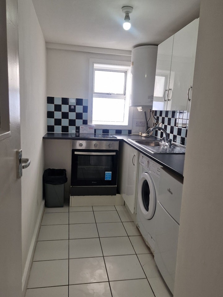 Flat Derby Road in Greater London
