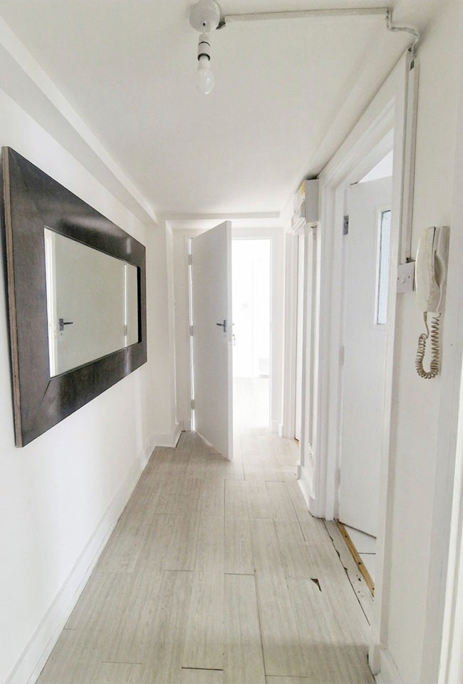 Flat Derby Road in Greater London