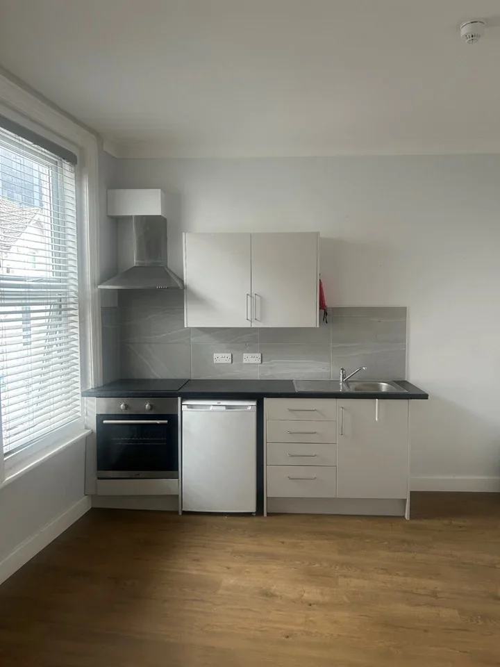 Room Tregonwell Road in Bournemouth
