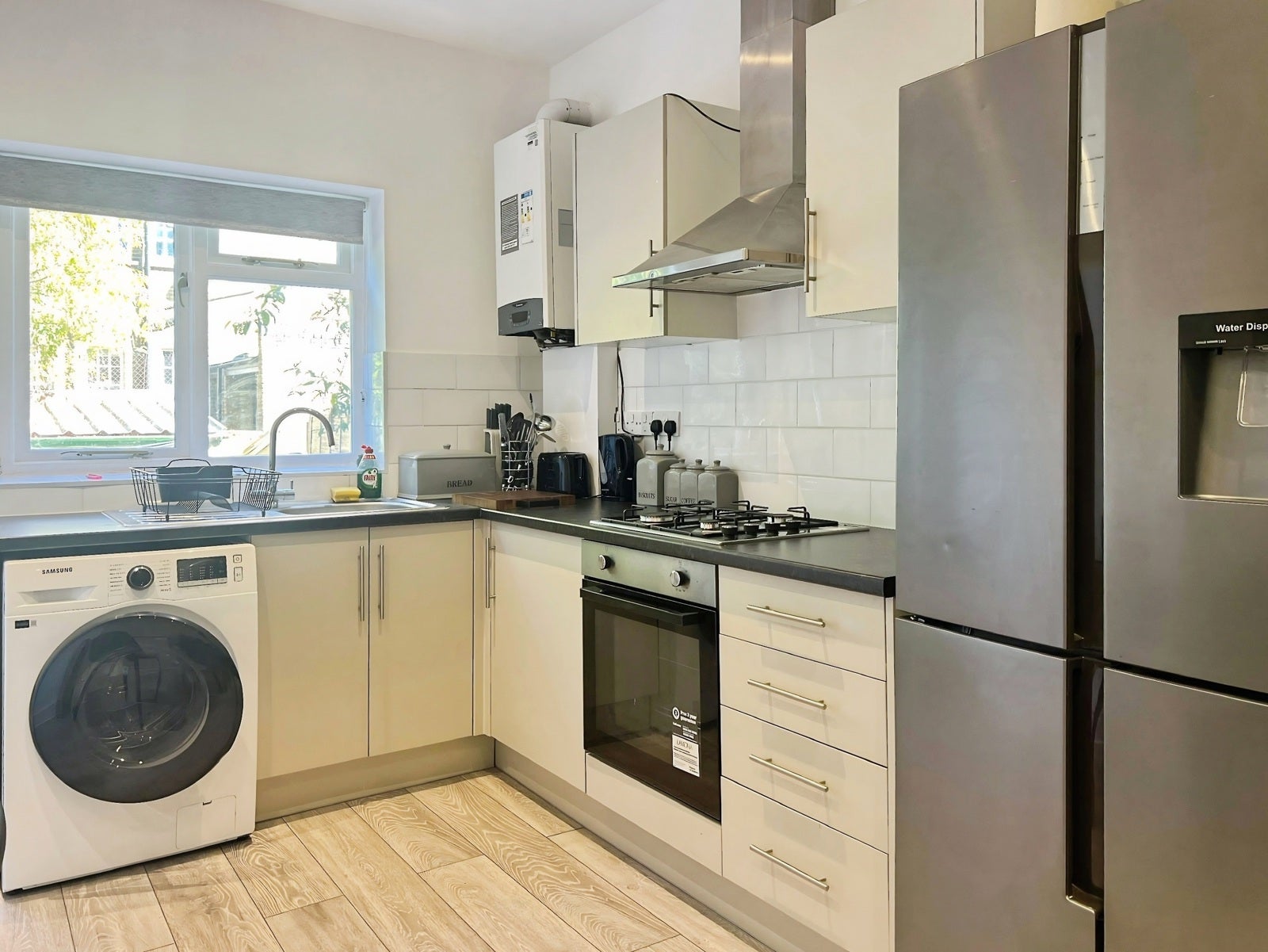 Flat Northfield Avenue in Greater London