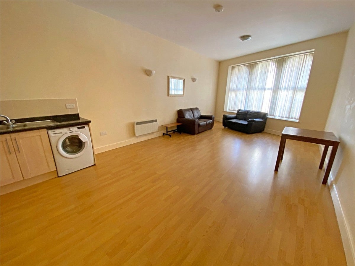Flat North Parade in Bradford