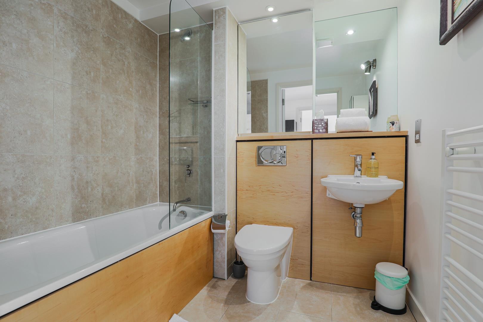 Flat West Parkside in Greater London