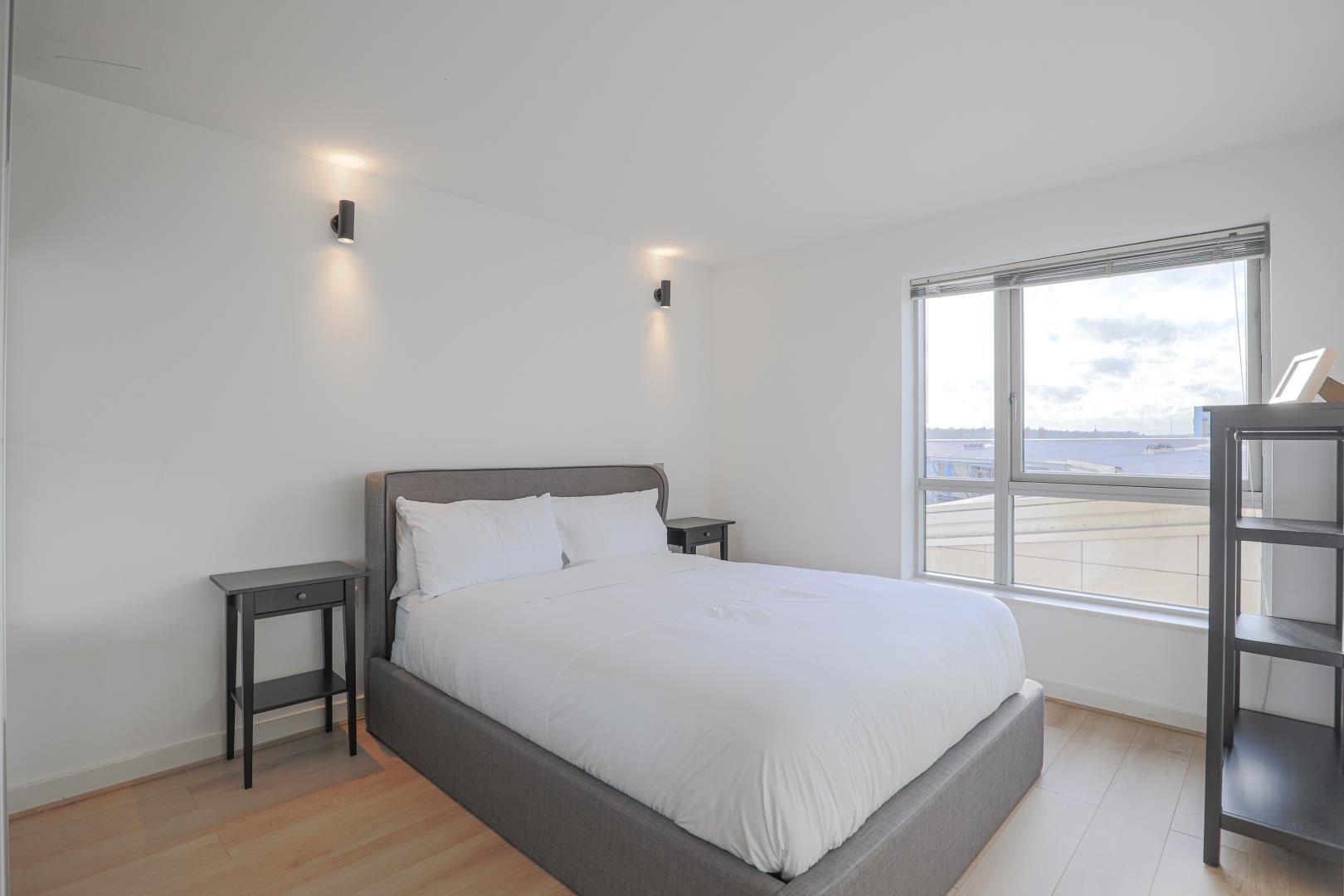 Flat West Parkside in Greater London