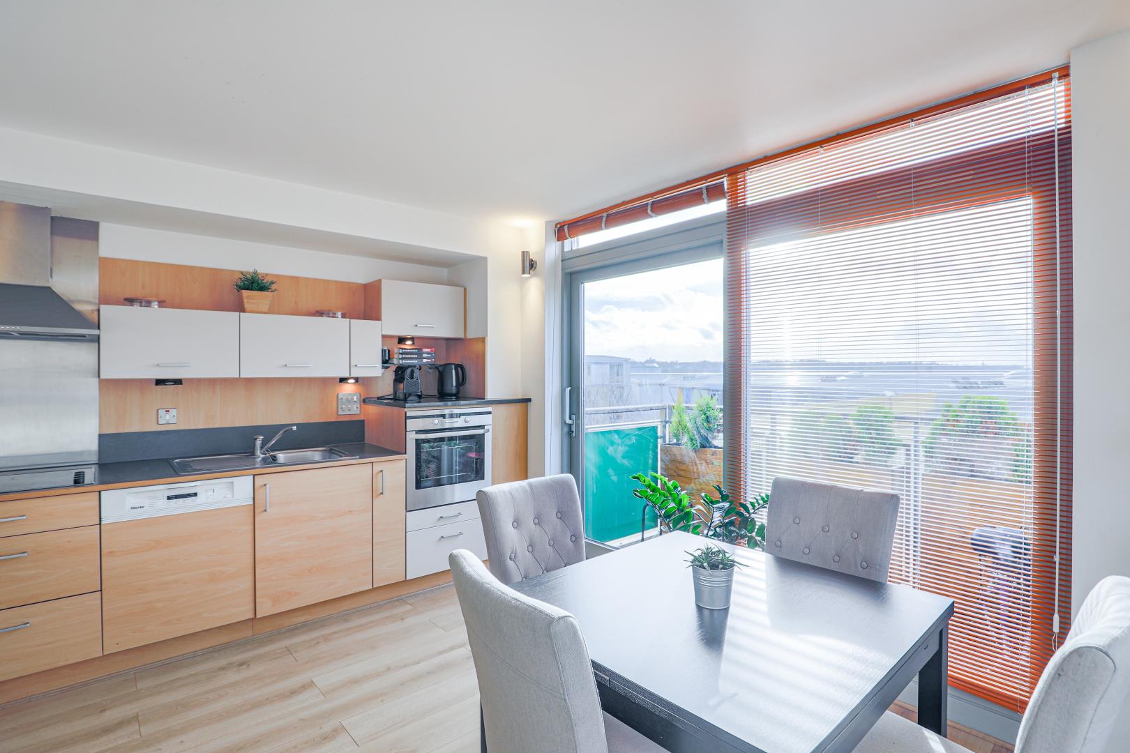 Flat West Parkside in Greater London
