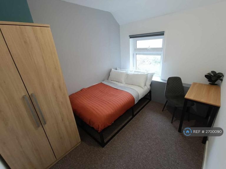 Room Wilfrid Road in Portslade by Sea