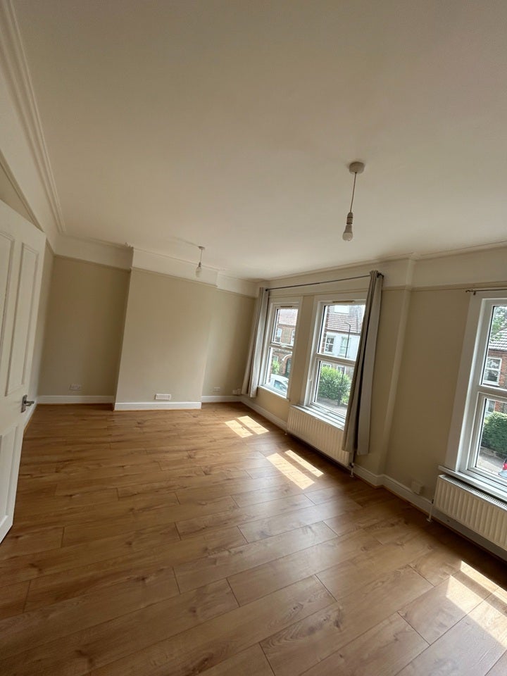 Flat Hawarden Road in Greater London