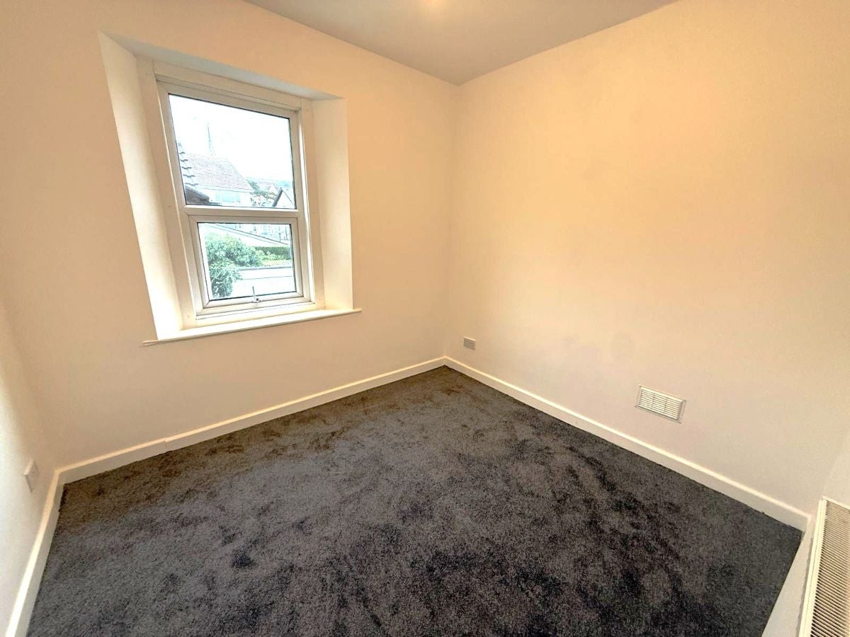 Flat Baker Street in Weston-super-Mare