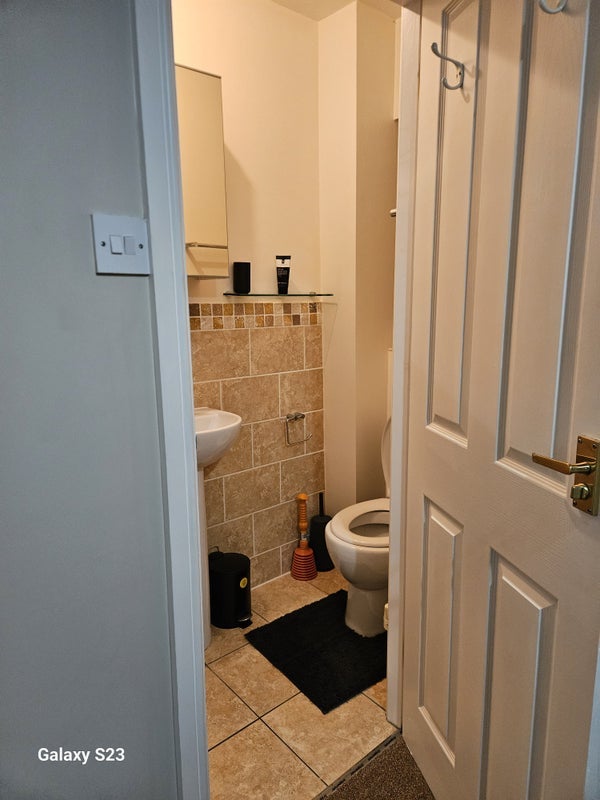 Room Wych Elm Drive in Royal Leamington Spa