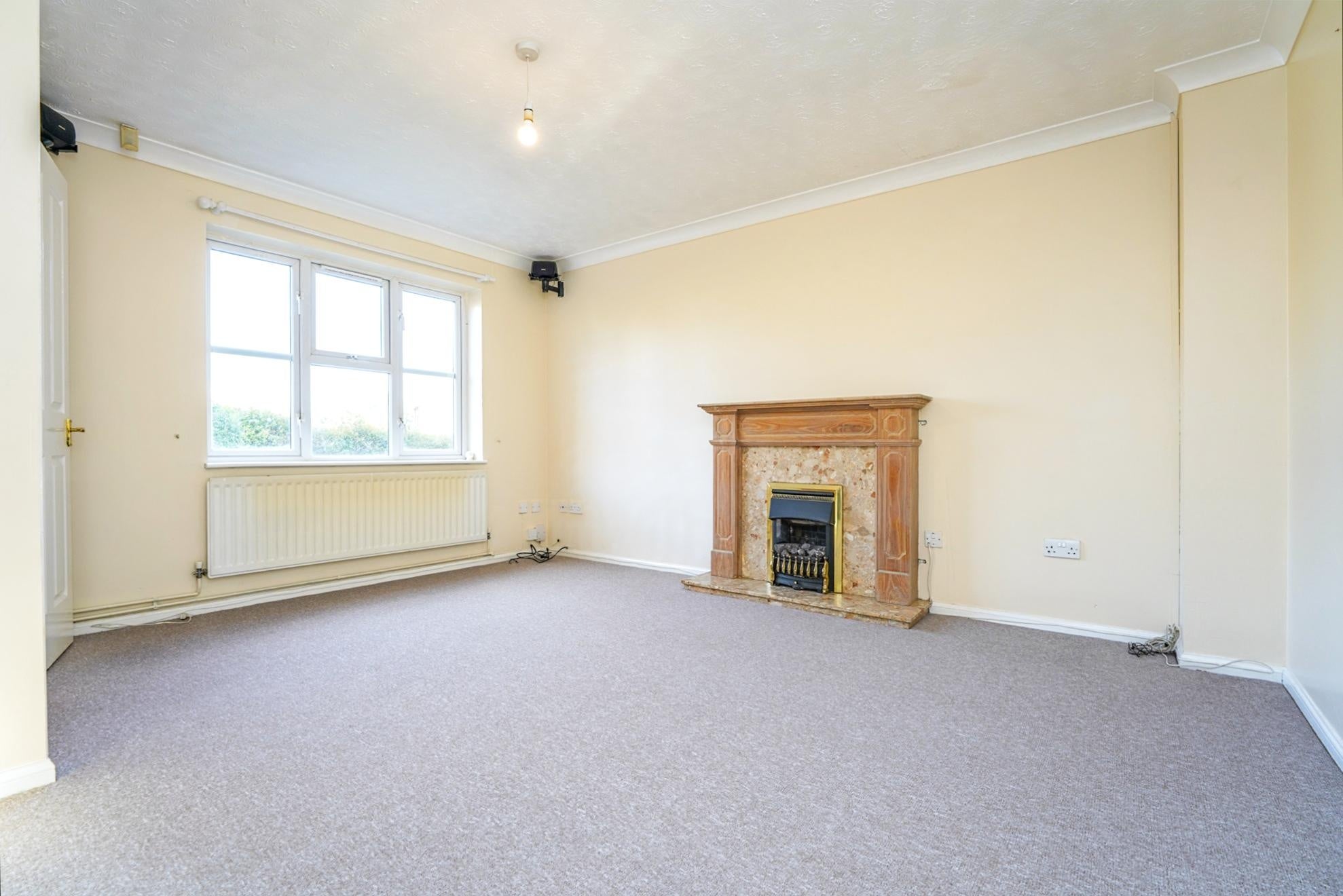 House Milland Close in Blunsdon St Andrew