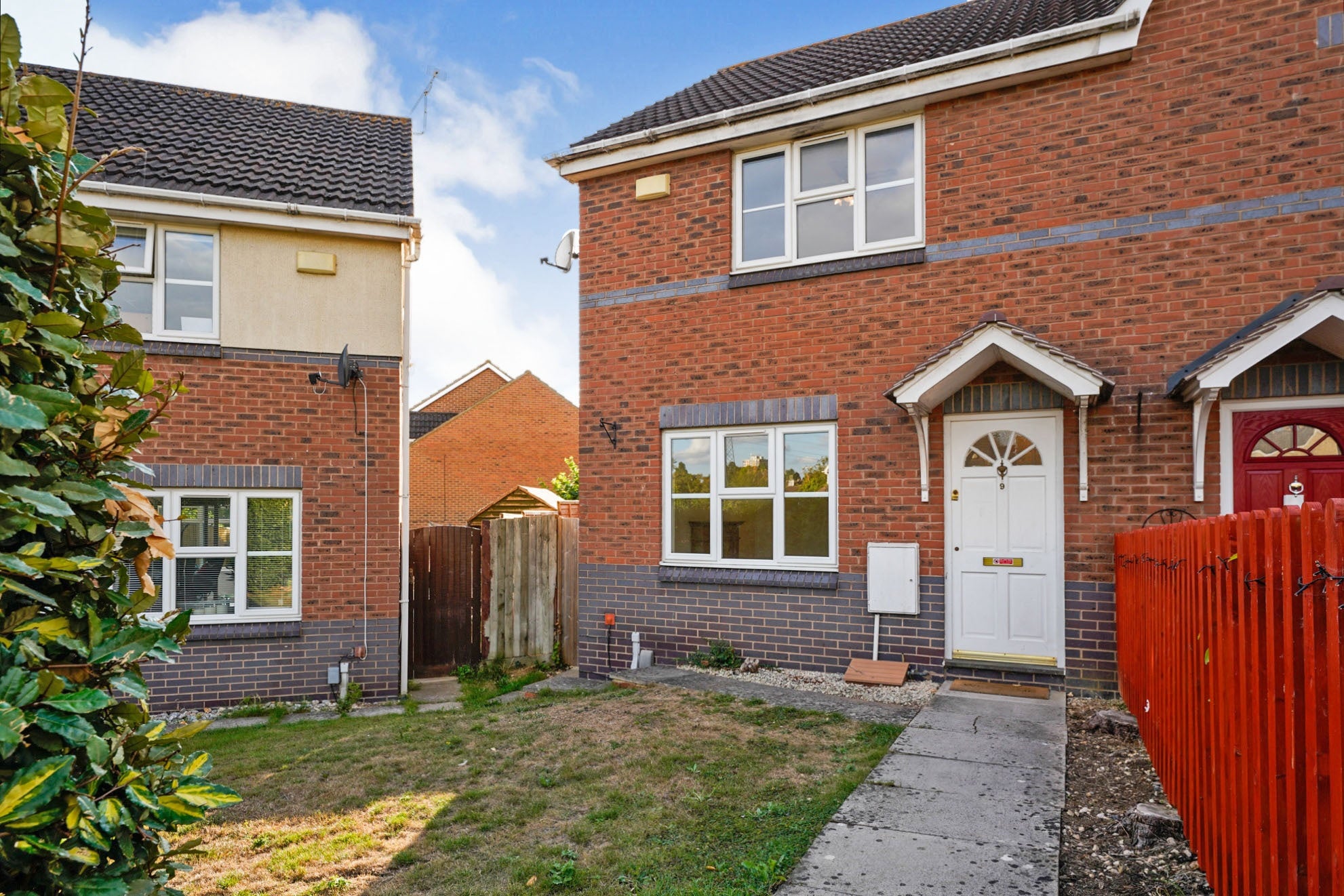 House Milland Close in Blunsdon St Andrew