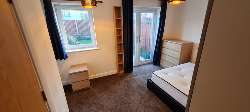 Room Dunworth Street in Manchester