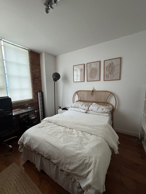 Room Back Church Lane in Greater London