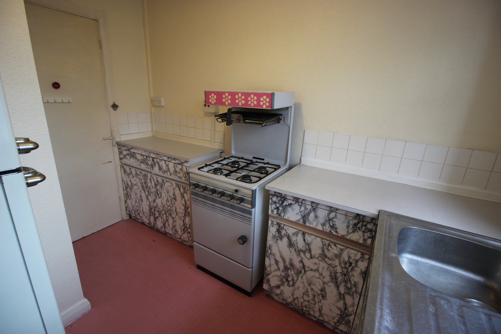 Flat Ratcliffe Lane in Greater London