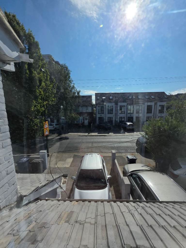 Flat Bideford Avenue in Greater London