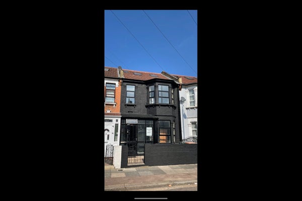 House Burges Road in London