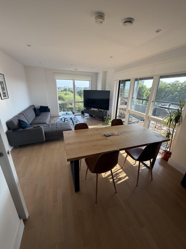 Room Elsa Street in Greater London