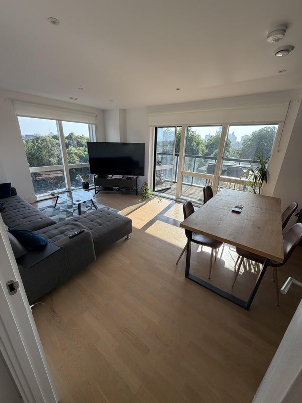 Room Elsa Street in Greater London