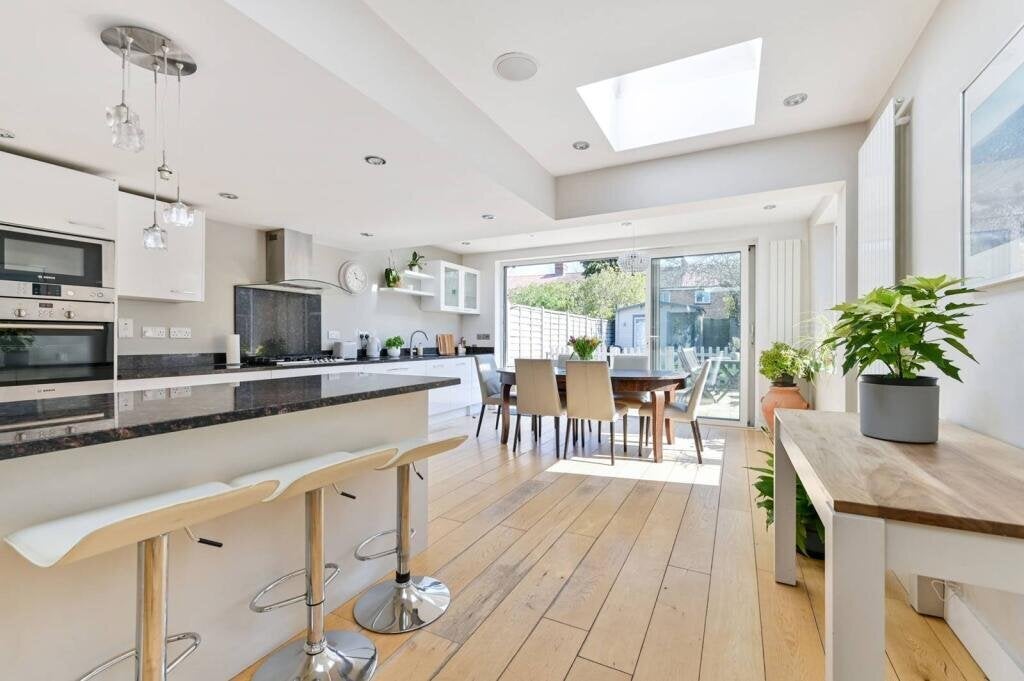House Manor Road in Greater London