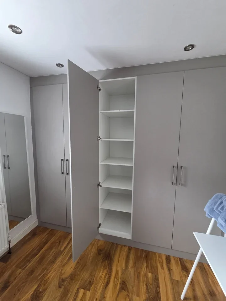 Room Copeland Road in Greater London