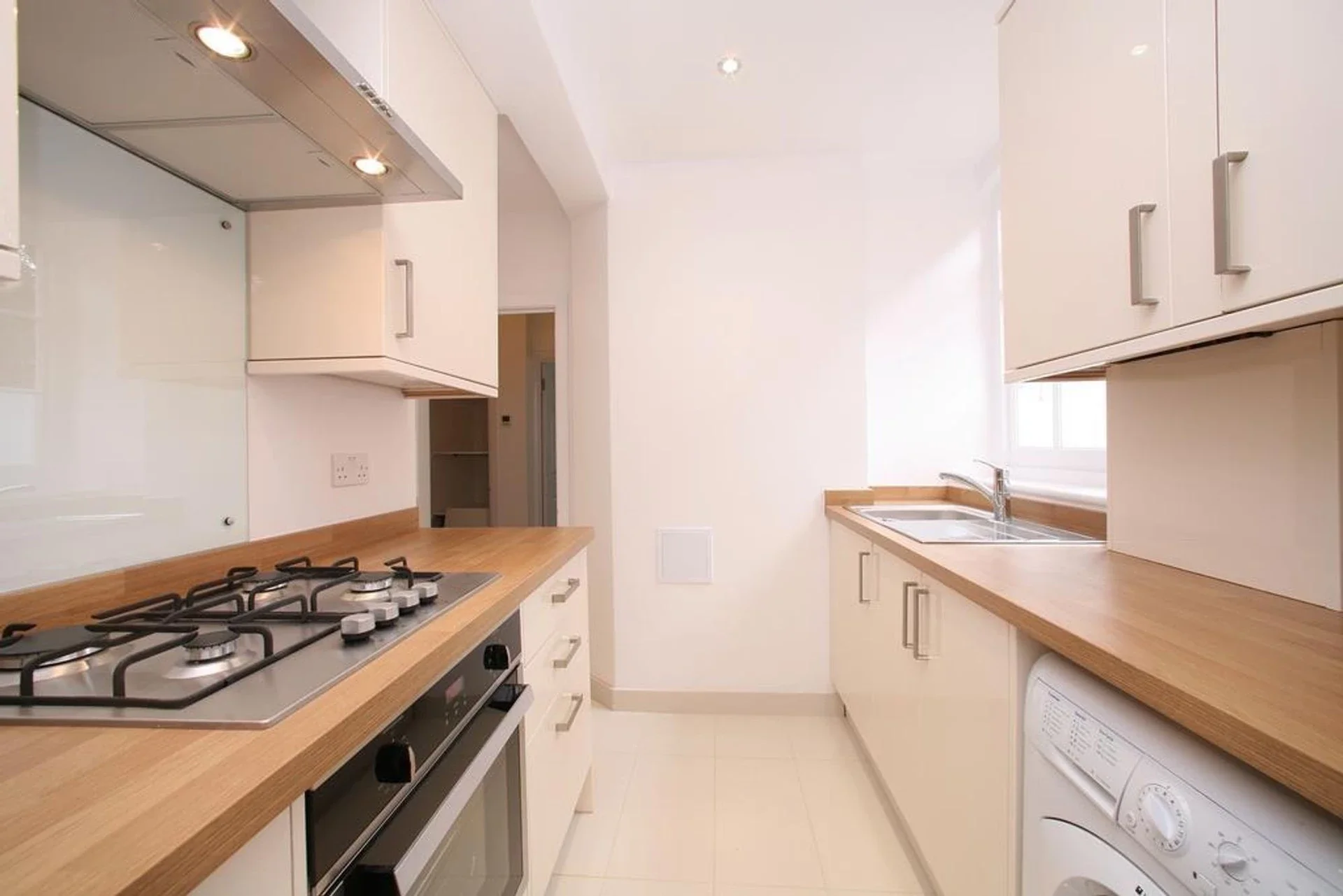 Flat Court Yard in Greater London