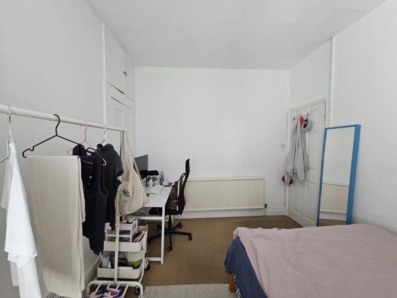 Room Trinity Road in Greater London