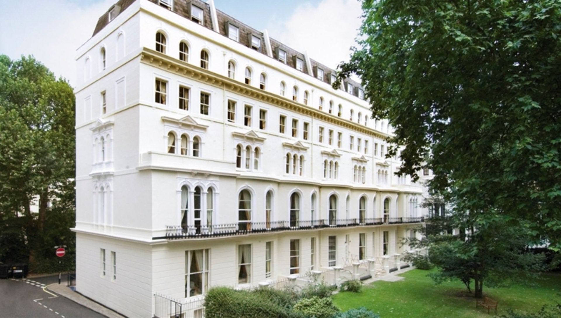 Flat Kensington Gardens Square in City of Westminster