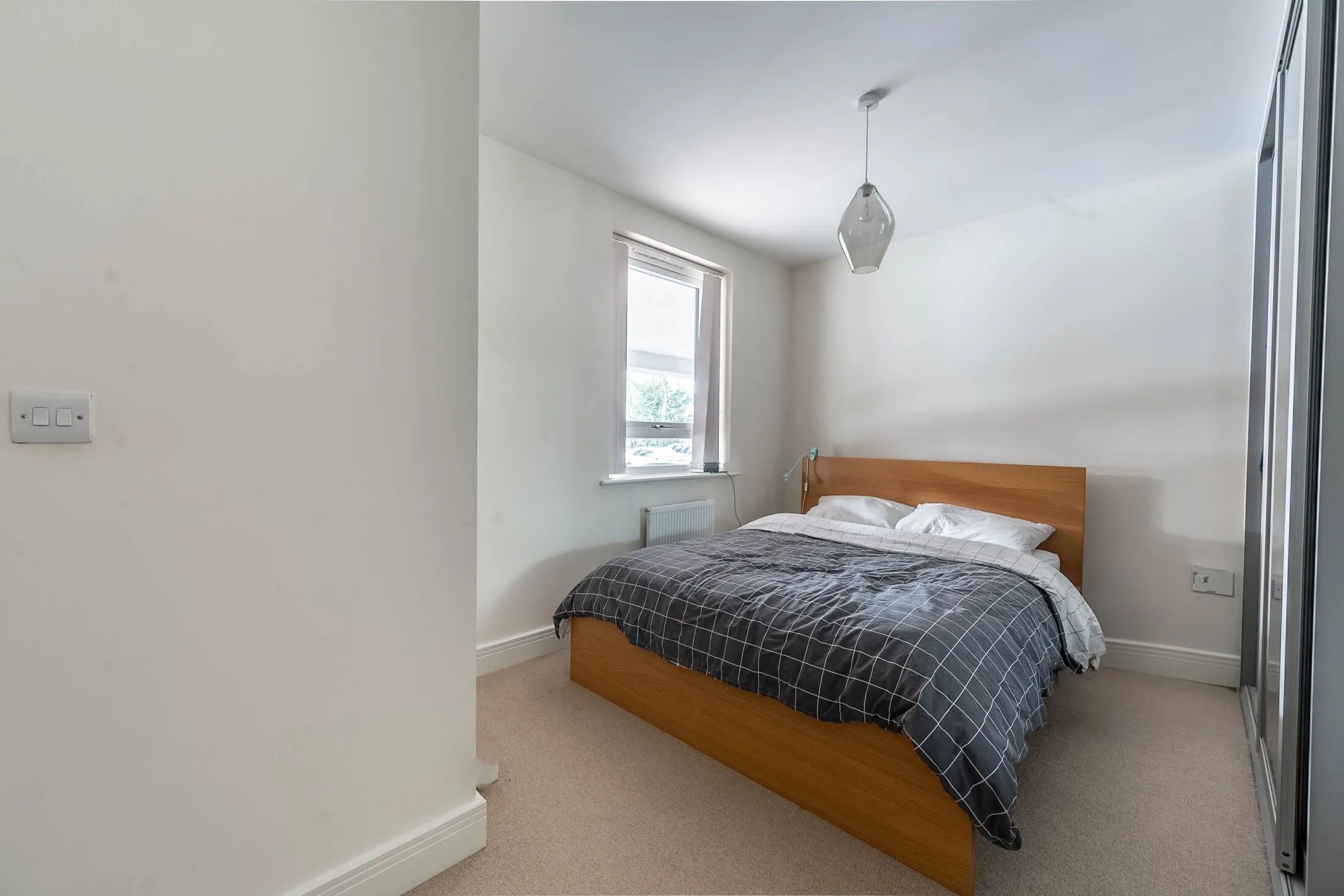 Flat Eastcote Road in Greater London