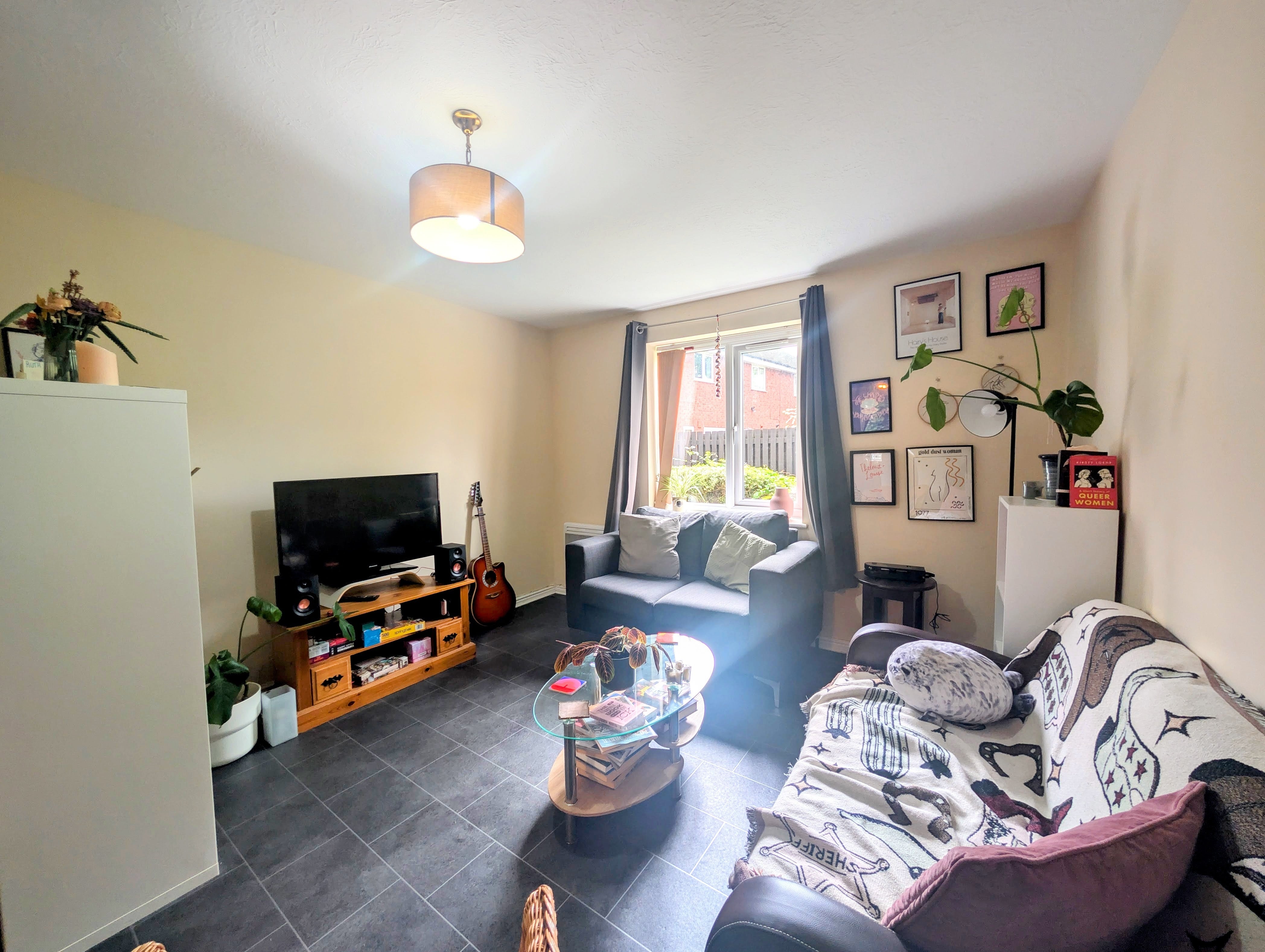 Flat Angora Drive in Salford