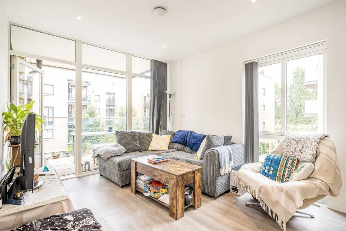 Flat London Road in Greater London