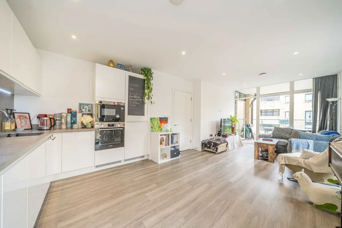 Flat London Road in Greater London