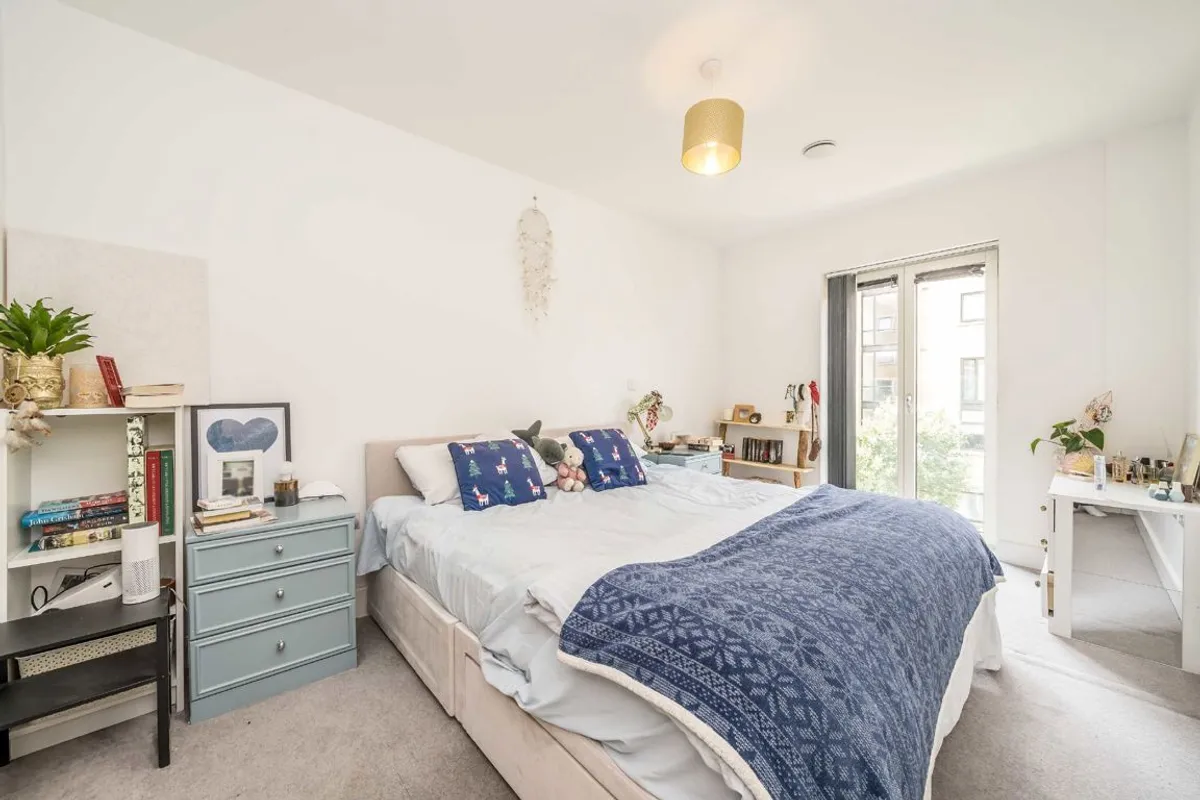 Flat London Road in Greater London
