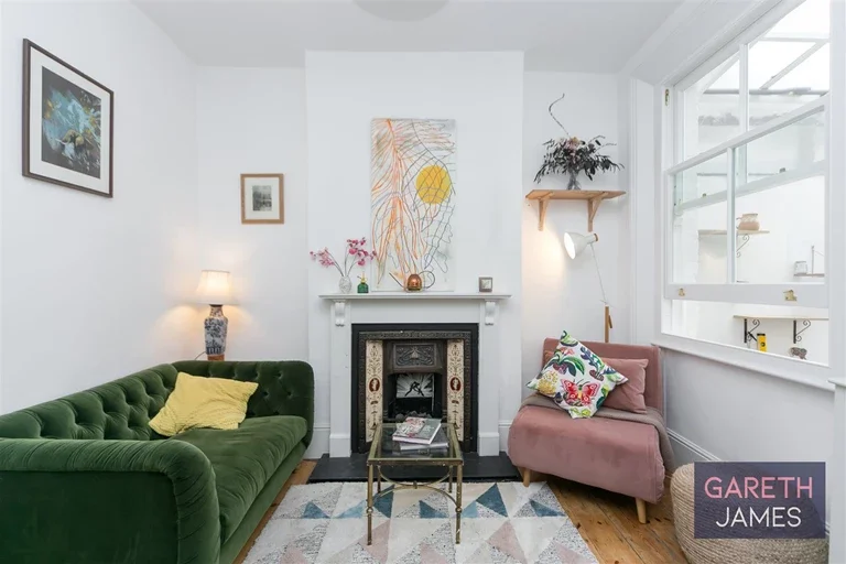 Flat Vestry Road in Greater London