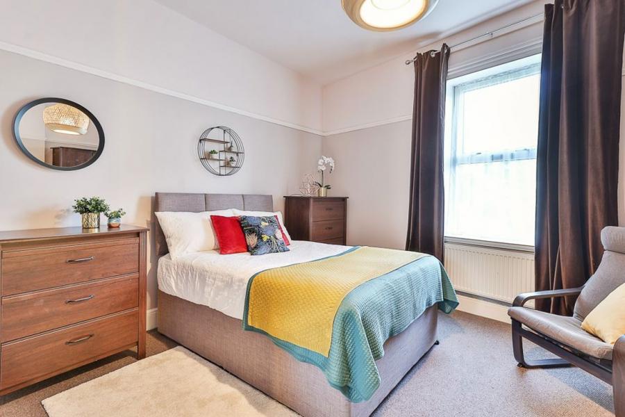 Room Newbould Lane in Sheffield