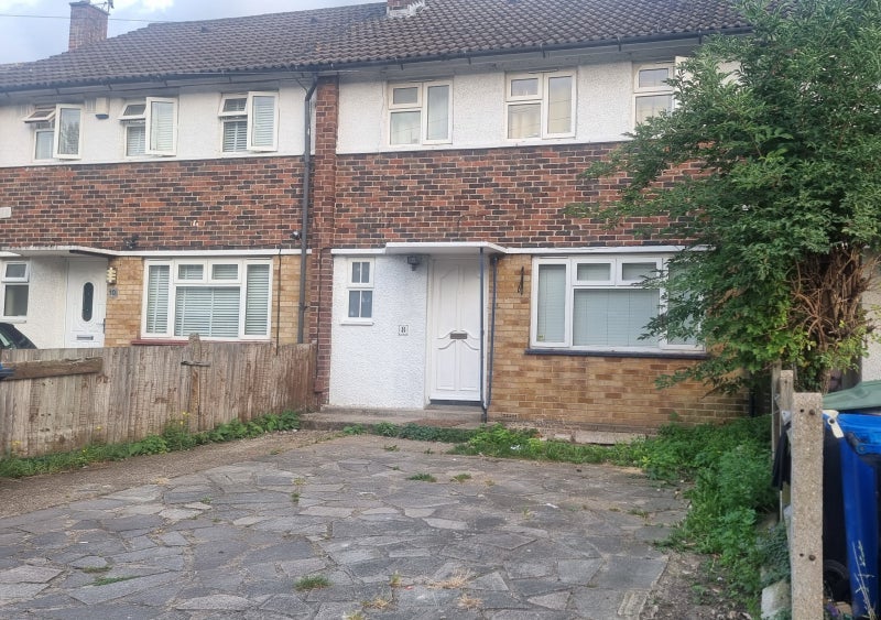 Room Wingate Crescent in Greater London