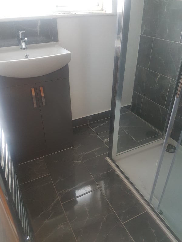 Room Wingate Crescent in Greater London