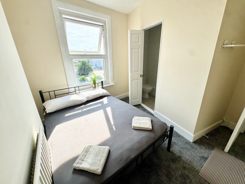 Room Evelyn Street in Greater London