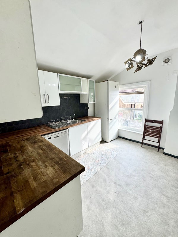 Room Evelyn Street in Greater London
