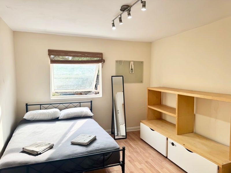 Room Evelyn Street in Greater London