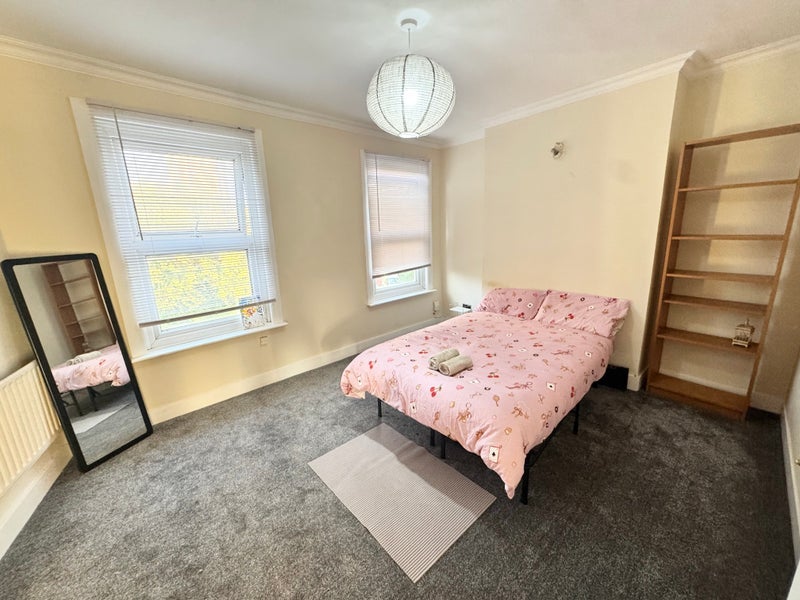 Room Evelyn Street in Greater London