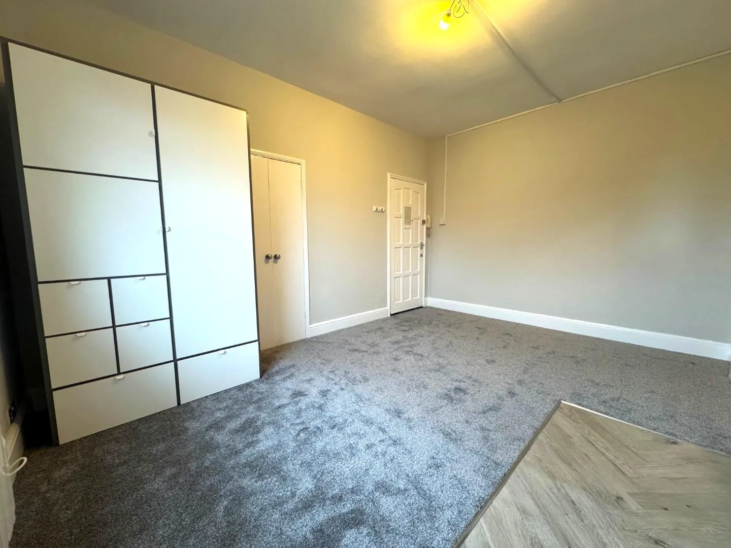 Flat Rowley Crescent in Stratford-on-Avon