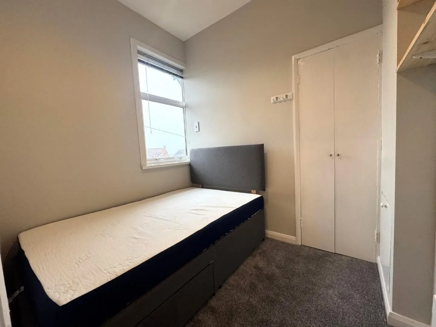 Flat Rowley Crescent in Stratford-on-Avon