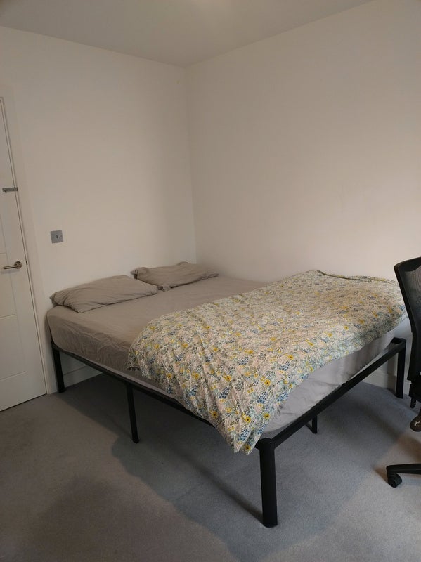 Room Track Street in Greater London