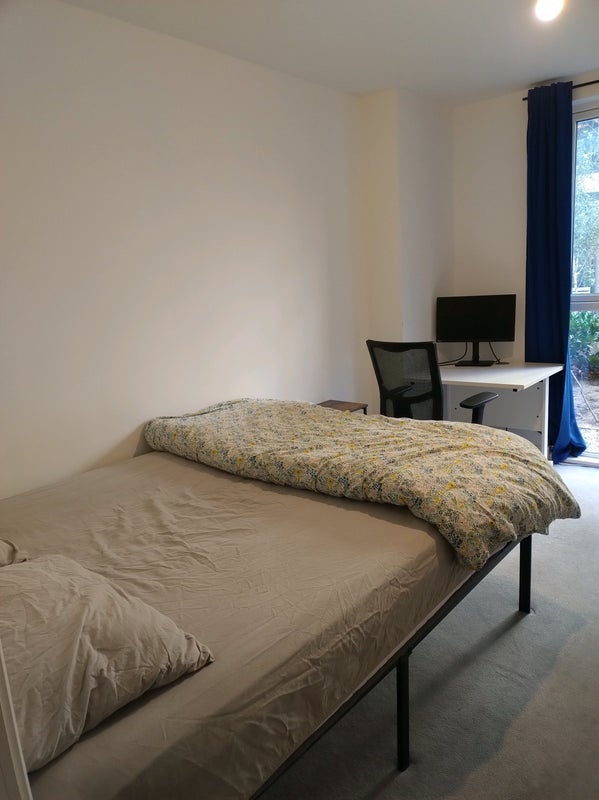 Room Track Street in Greater London