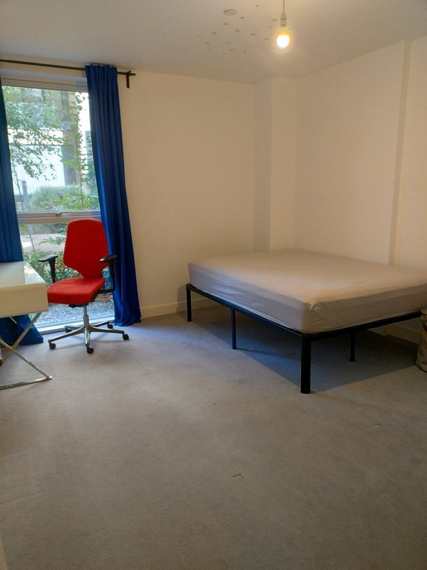 Room Track Street in Greater London