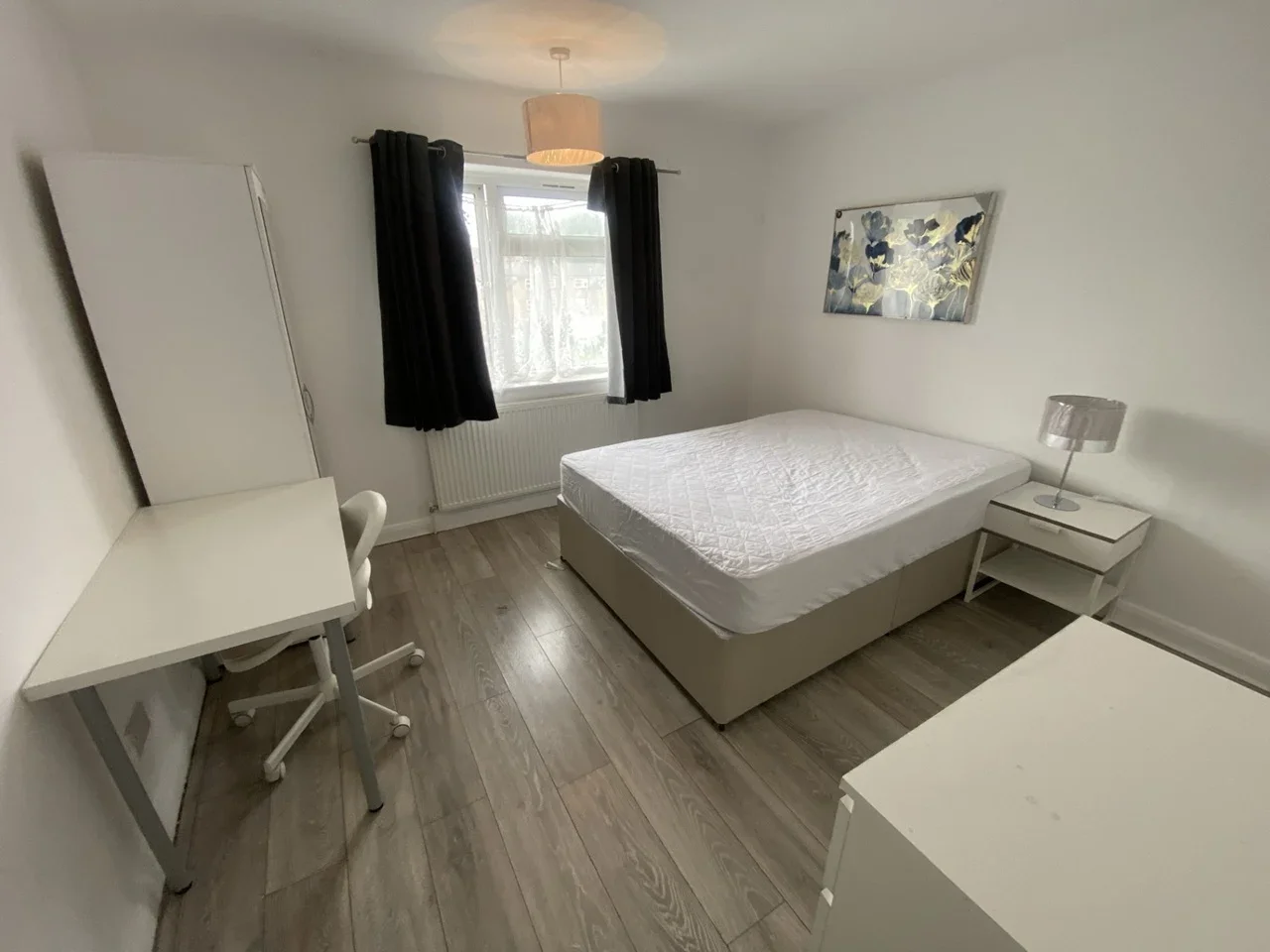Flat Wydeville Manor Road in Greater London