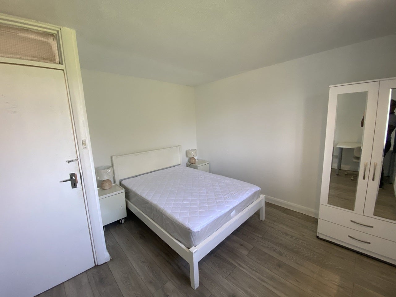 Flat Wydeville Manor Road in Greater London