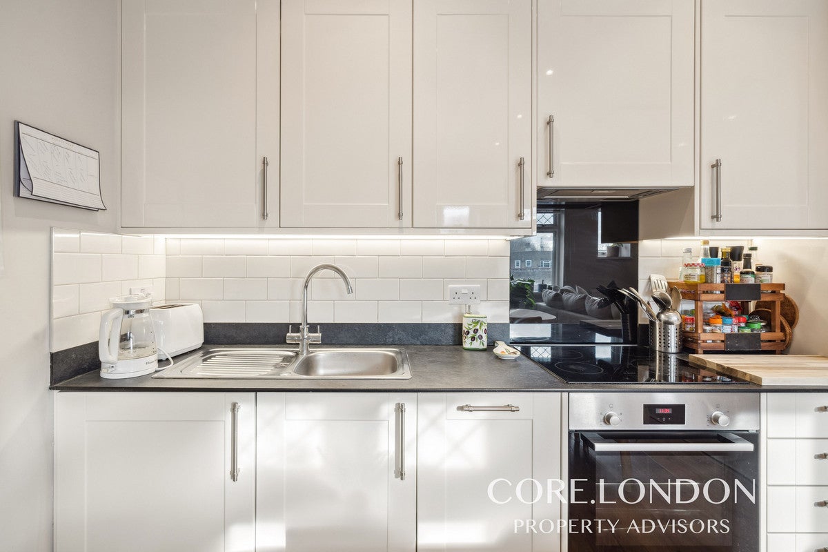 Flat Uxbridge Road in Greater London