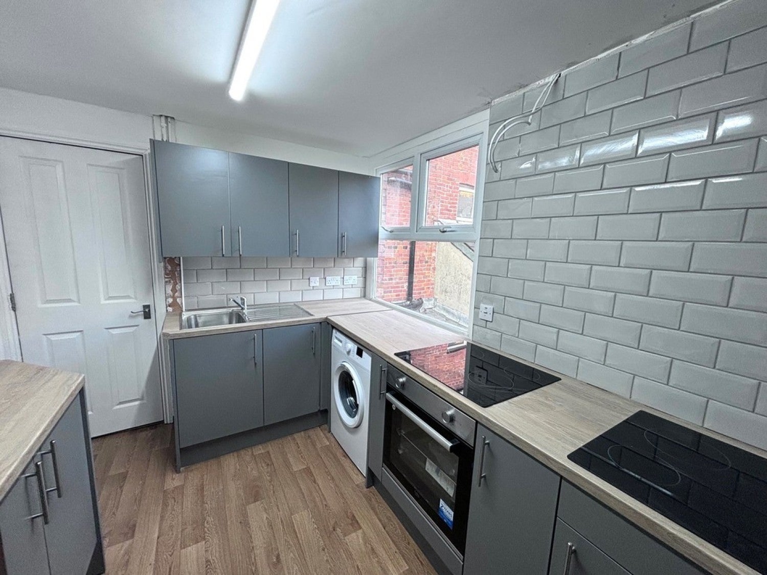 Room Central Road in Yeovil