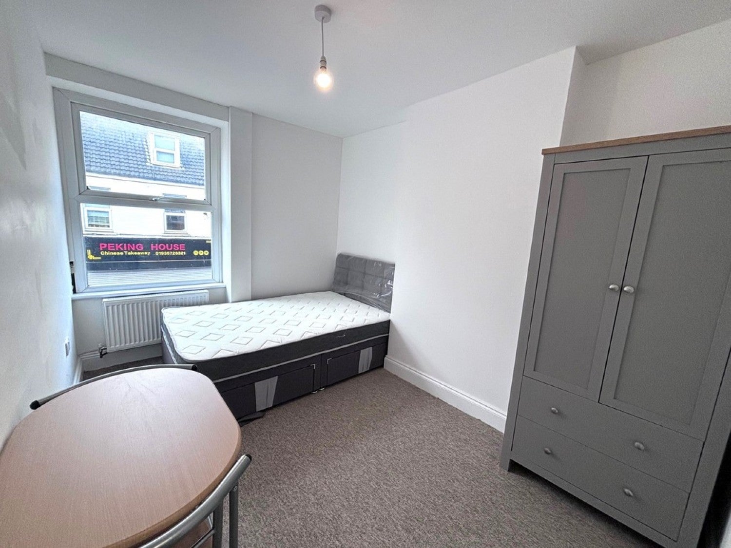 Room Central Road in Yeovil