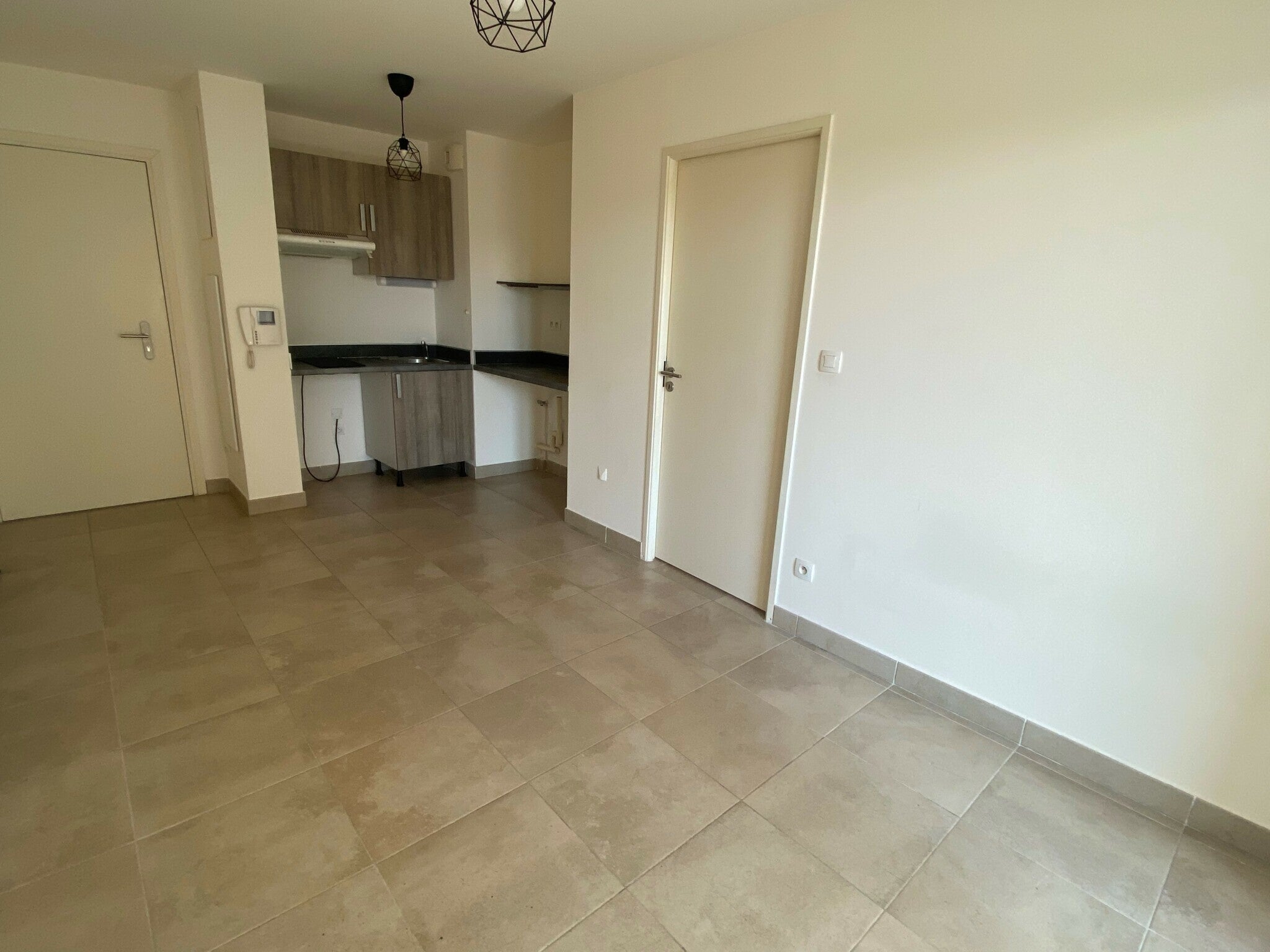Appartement Rue Albert Therme à Nîmes